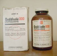 Quaaludes (Metaqualona) Online Comprar Quaaludes 300mg online A metaqualona é um ansiolítico (reduz a ansiedade) e um sedativo-hipnótico que induz sonolência.